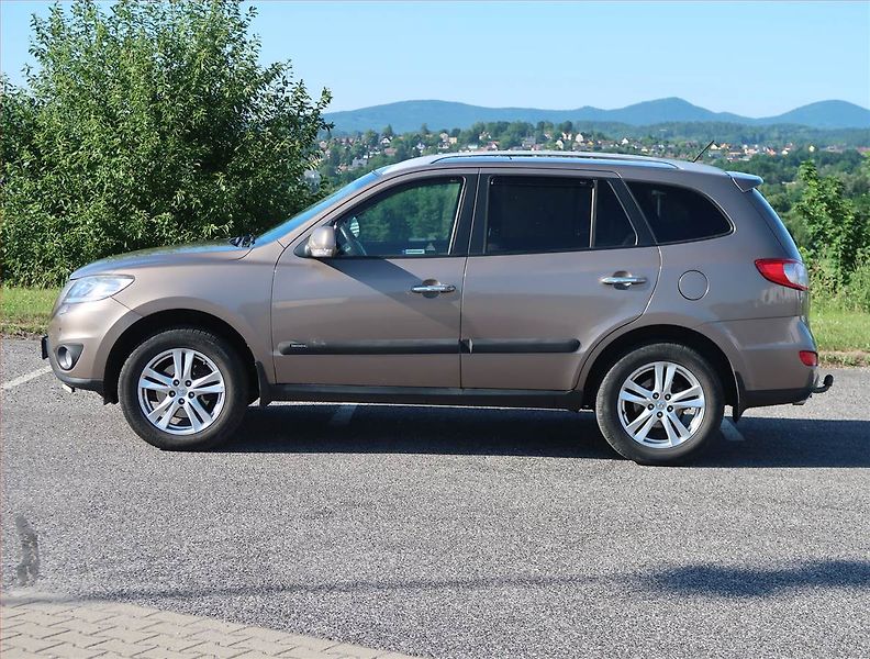Hyundai Santa Fe (2010) 2.2 CRDi, 4X4, Automat - fotka 3 z 14