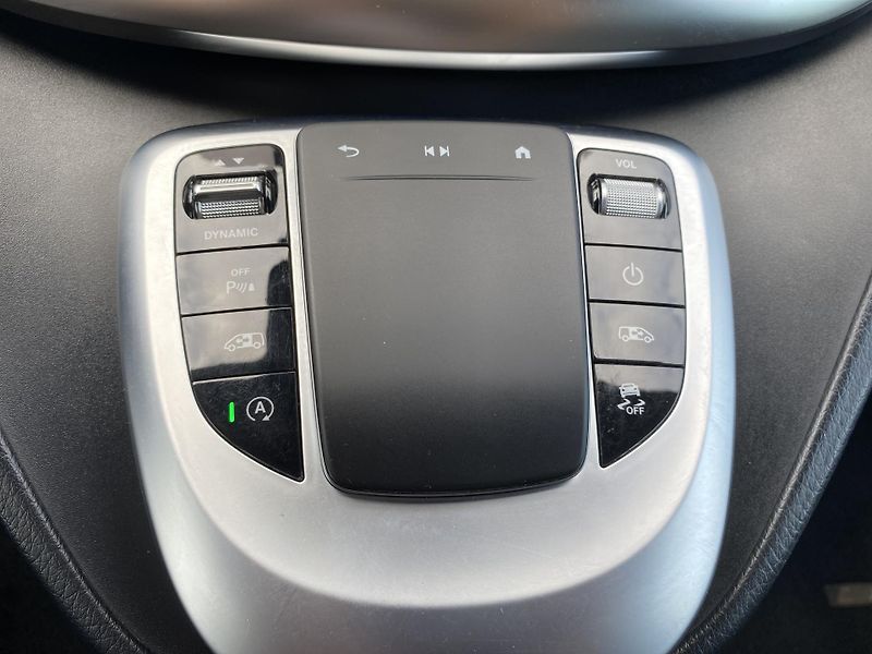 Mercedes-Benz Třídy V V 300d/4M AMG AIRMATIC - fotka 26 z 27
