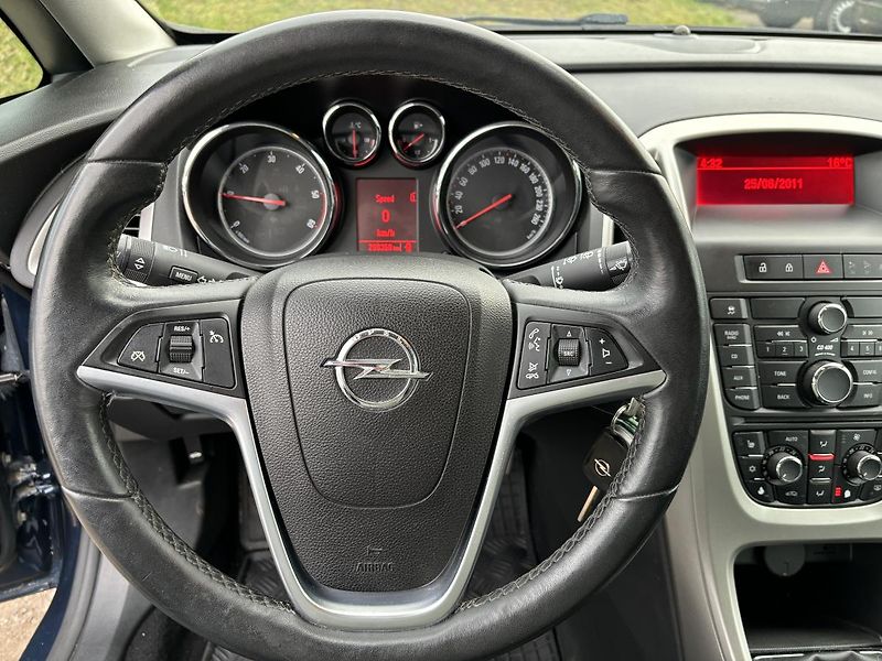 Opel Astra 2.0 D - fotka 16 z 19