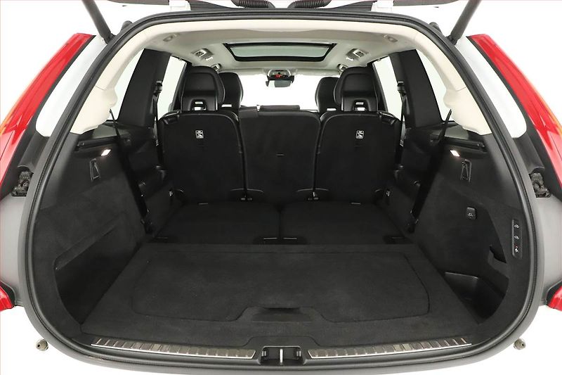Volvo XC90 (2019) D5 AWD - fotka 11 z 30