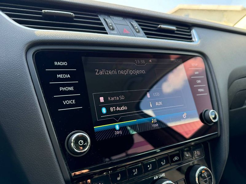 Škoda Octavia combi Style Plus 2,0 TDI 110 k - fotka 14 z 25