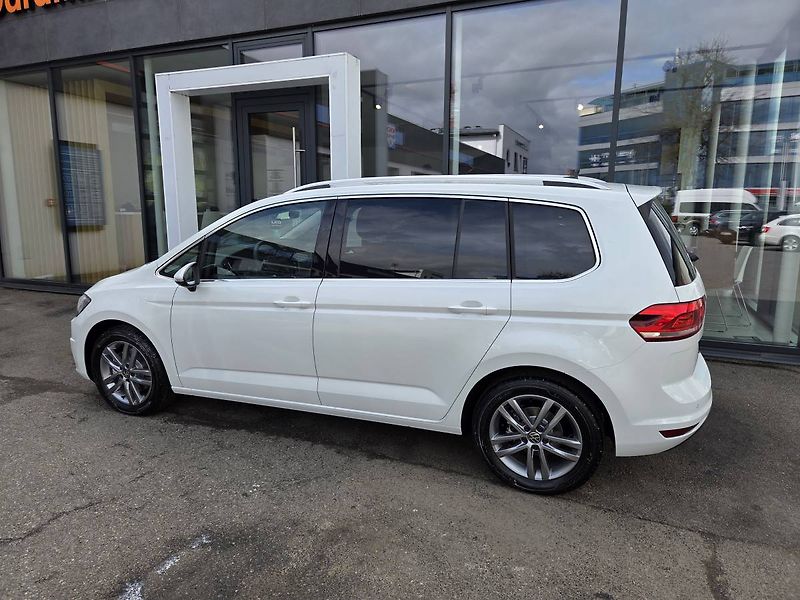Volkswagen Touran (2026) 1.5 TSI DSG 7míst - fotka 2 z 48