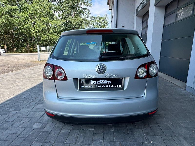 Volkswagen Golf (2005) 1.4 - fotka 6 z 23