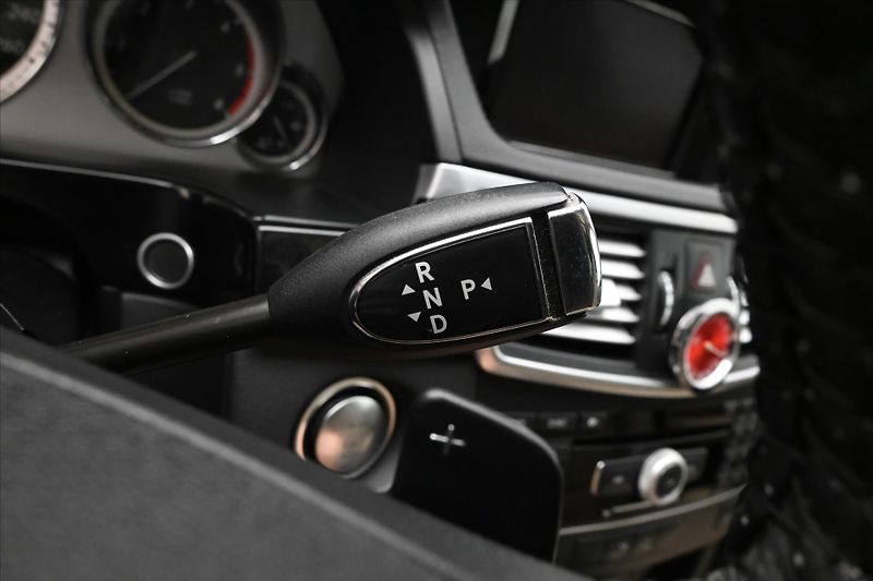 Mercedes-Benz Třídy E 3,0 350 CDi 195 kW Plný servis - fotka 22 z 31