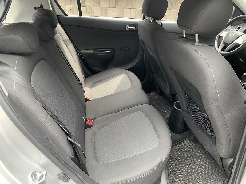 Hyundai i20 1.25 57 kW NOVÁ STK - fotka 8 z 11