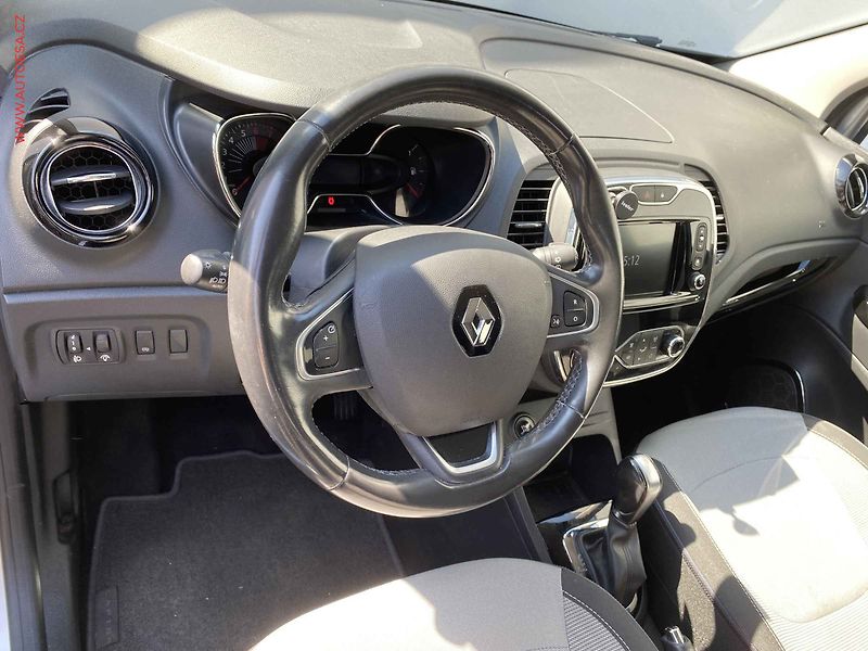 Renault Captur (2016) 1.2 TCe, Intense, AT, navi - fotka 12 z 17