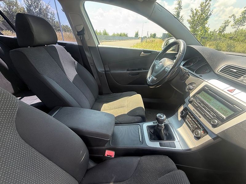 Volkswagen Passat 2,0 103 KW KLIMATIZACE PLNĚ DO - fotka 12 z 15