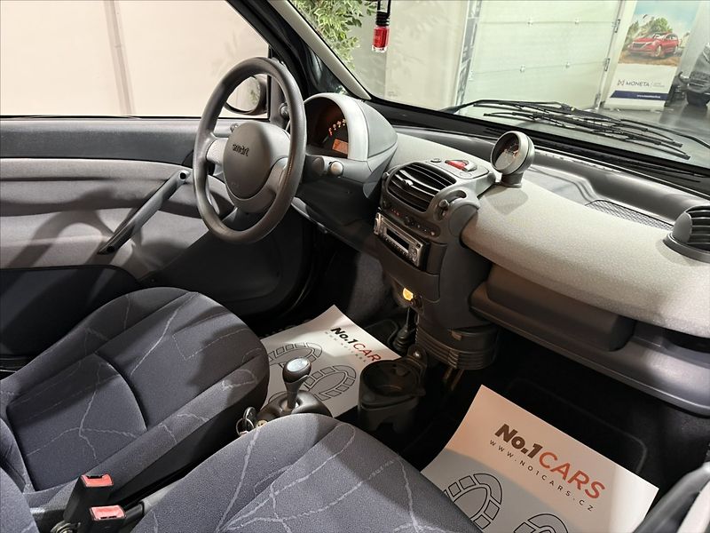 Smart Fortwo 0,6   i PURE ALU TOP STAV - fotka 12 z 29