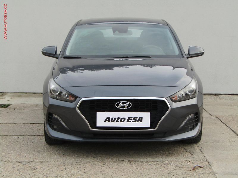 Hyundai i30 (2019) 1.4 T-GDi, 1.maj,ČR, Trikolor - fotka 2 z 3