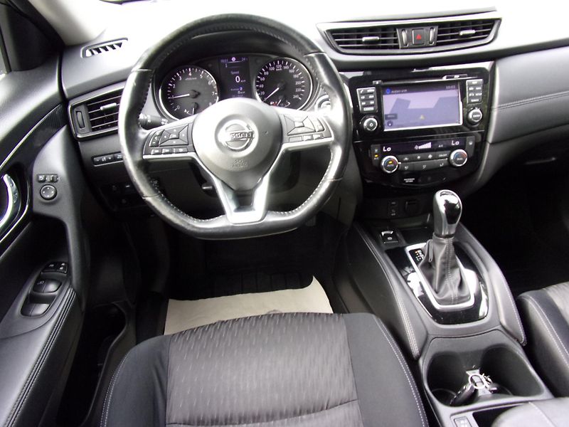 Nissan X-Trail (2020) 1.3DIG-T 117kW DCT CONECTA CZ - fotka 14 z 28