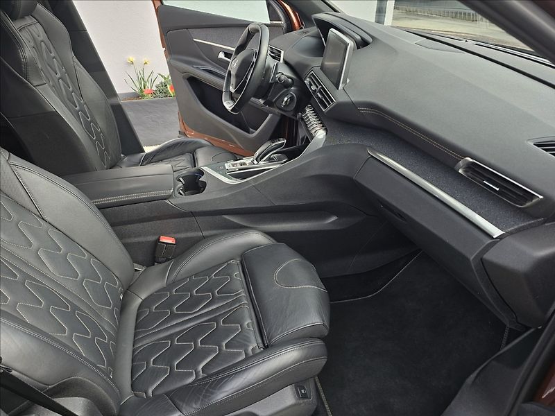 Peugeot 3008 1,6 GT Line  THP 165k EAT6 - fotka 32 z 44