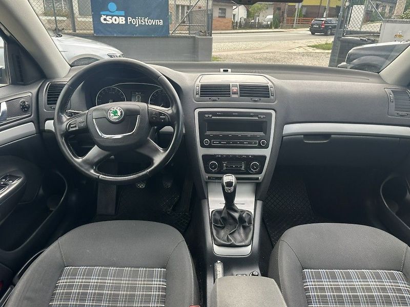 Škoda Octavia Style 2.0 TDi 103kW serviska - fotka 9 z 22