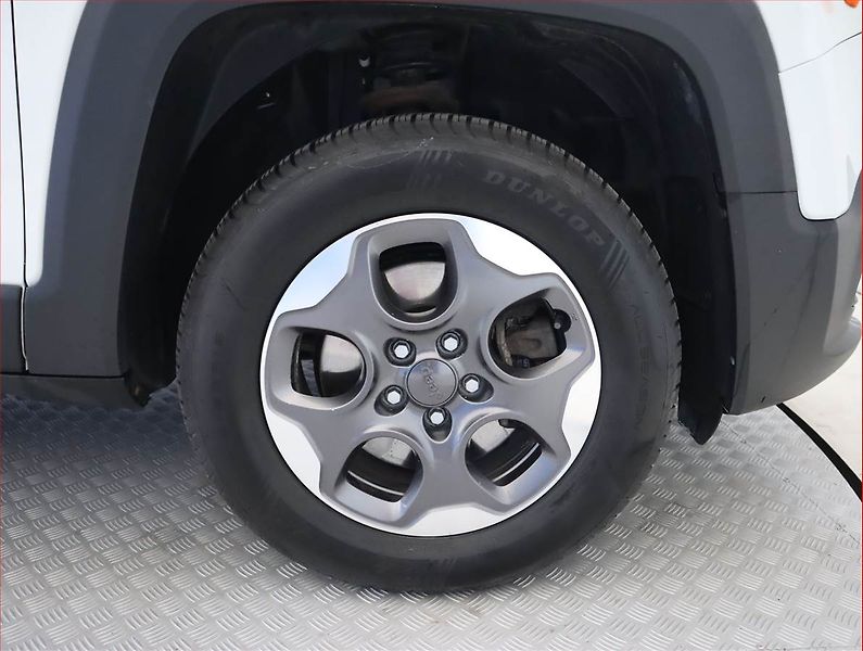 Jeep Renegade (2017) 2.0 MultiJet, 4X4, Serv.kniha - fotka 15 z 17