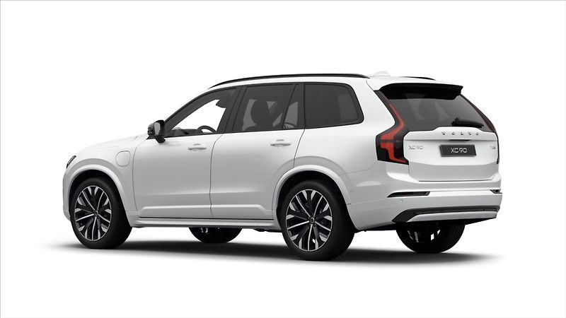 Volvo XC90 (2026) 2,0 T8 PHEV  Plus Dark - fotka 2 z 12