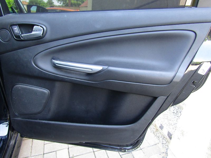 Ford S-MAX (2011) TITANIUM S 2.0 TDCi - fotka 25 z 44