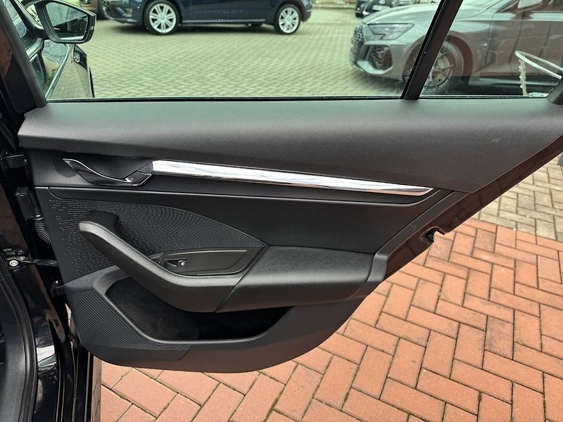 Škoda Octavia (2022) 2.0TDi DSG LED Navi Kamera - fotka 21 z 50