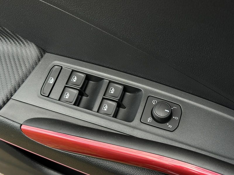 Škoda Fabia 1.0TSi Monte Carlo 116PS V.Coc - fotka 11 z 36