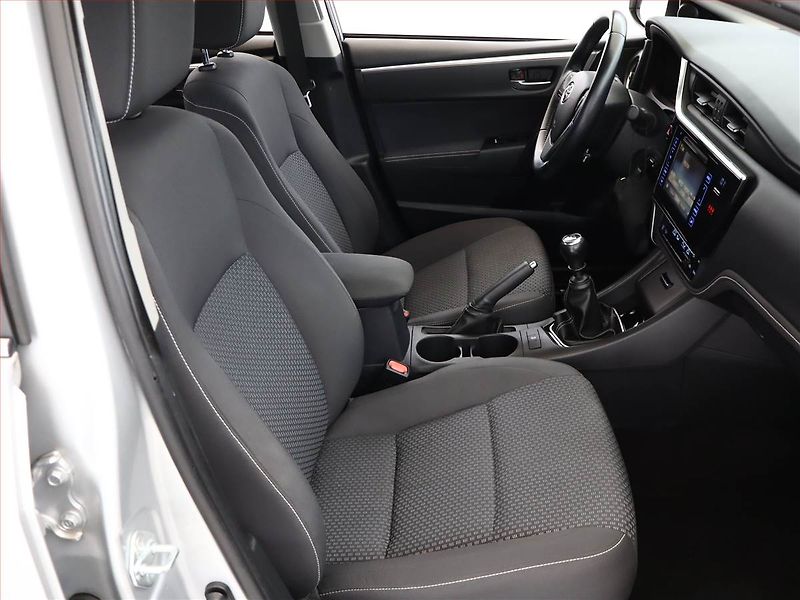 Toyota Corolla (2018) 1.6 Valvematic, Serv.kniha - fotka 7 z 16
