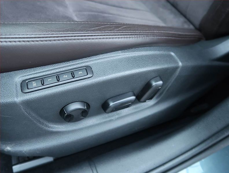 Škoda Octavia (2015) Laurin&Klement 2.0 TDI, 4X4 - fotka 17 z 19