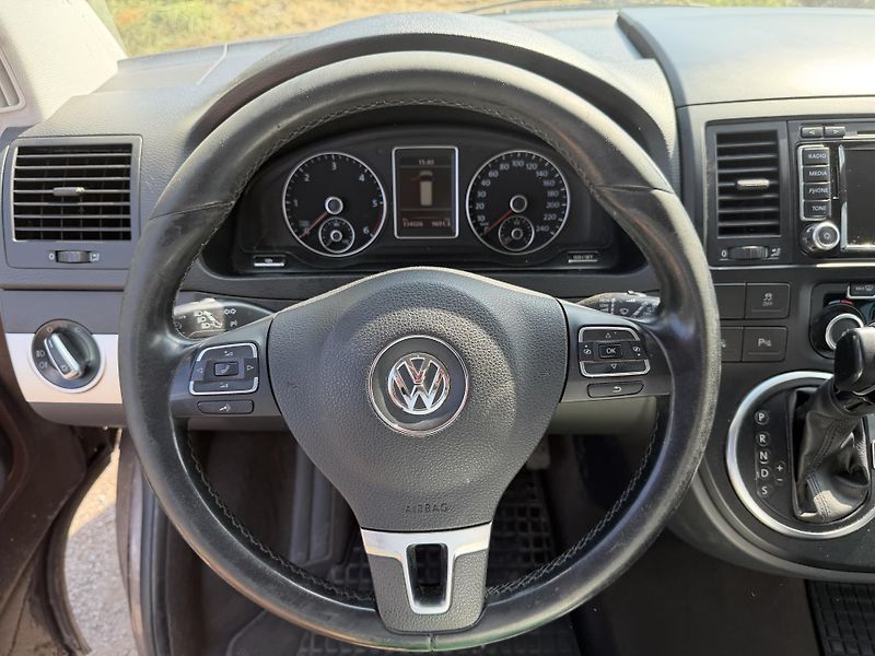 Volkswagen Multivan 2.0 TDI 7 MIST KUŽE HIGHLINE - fotka 21 z 23