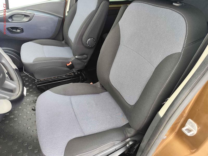 Opel Vivaro (2015) 1.6CDTi 5míst, 107kW, AC, TZ - fotka 8 z 19