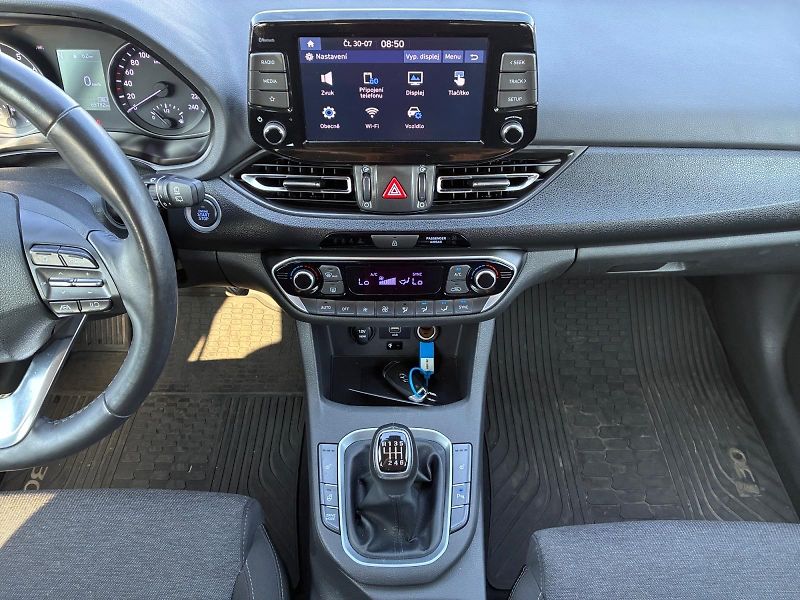 Hyundai i30 (2024) SMART 1.5T-GDI 118kW CZ DPH - fotka 10 z 11