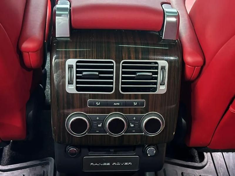 Land Rover Range Rover (2017) Reprezentativní luxusní SUV - fotka 4 z 8