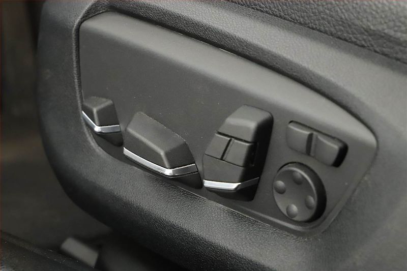 BMW Řada 5 (2013) 520d xDrive, 4X4, Automat, ČR - fotka 11 z 20