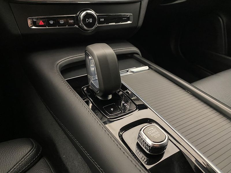 Volvo V90 CC B4 AWD BRIGHT PLUS AUT CZ - fotka 26 z 49