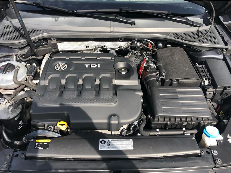 Volkswagen Passat 2.0 TDI DSG - fotka 29 z 29