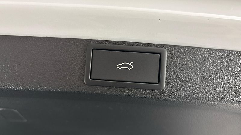 Škoda Octavia 2.0 TDI DSG 4x4 RS Combi - fotka 21 z 27