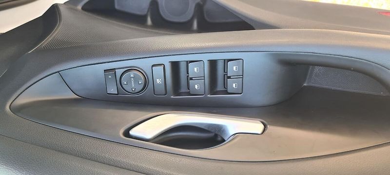 Hyundai i30 1.6 CRDI 85 kW Koupeno v ČR - fotka 9 z 18