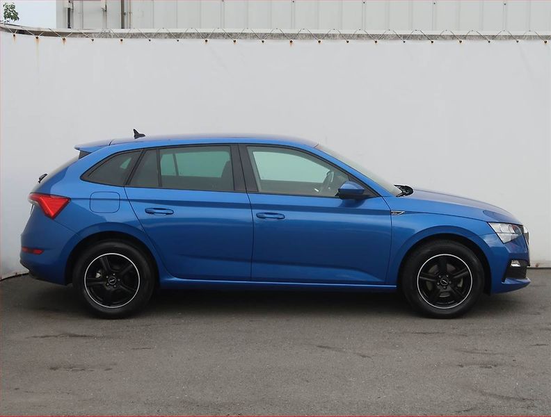 Škoda Scala (2021) Ambition 1.0 TSI, Tempomat - fotka 6 z 20