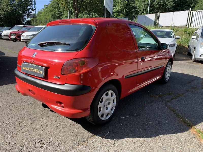 Peugeot 206 1,1 i,ČR - fotka 8 z 16