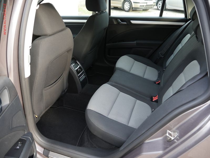 Škoda Superb (2012) 2.0TDi 4x4, AC, TZ, park - fotka 10 z 20