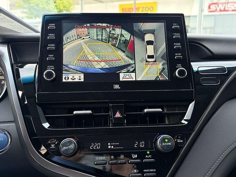 Toyota Camry 2,5 Hybrid Executive VIP - fotka 10 z 18