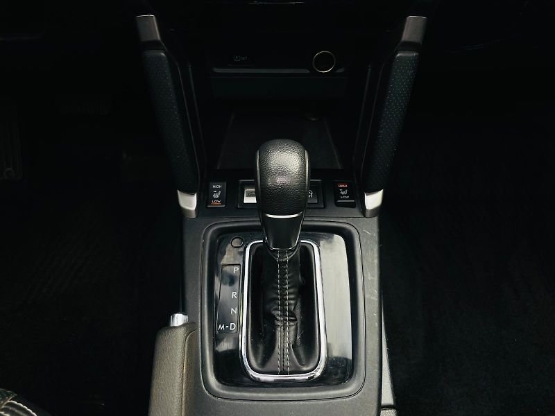 Subaru Forester 2.0i 1.MAJITEL TAŽNÉ SERVISKA - fotka 40 z 48