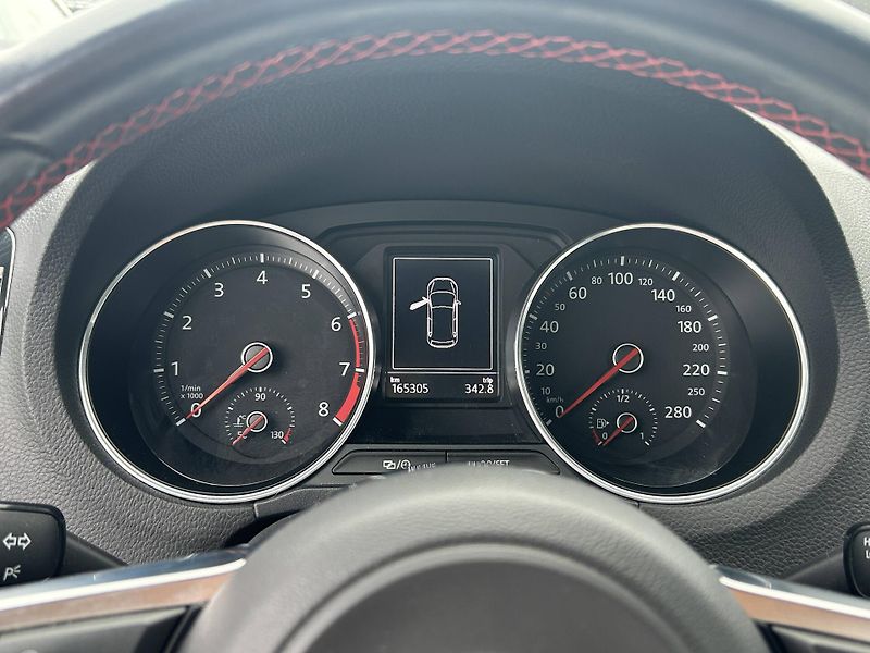 Volkswagen Polo GTI 1,8 TSI 141 kW 6MP 1,8 TSI - fotka 12 z 23