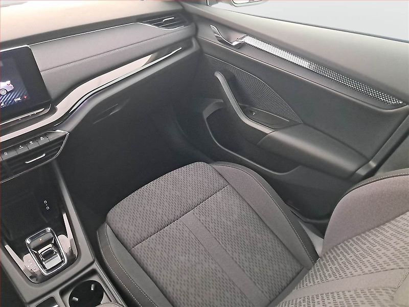 Škoda Octavia (2022) 2.0 TDI, Automat, ČR,1.maj - fotka 8 z 19