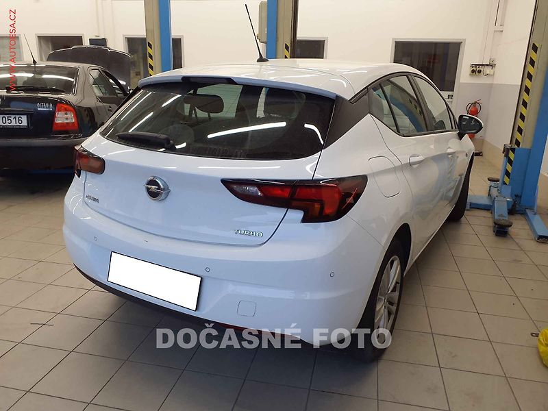 Opel Astra (2018) 1.4 T, ČR, autoAC, temp - fotka 2 z 3