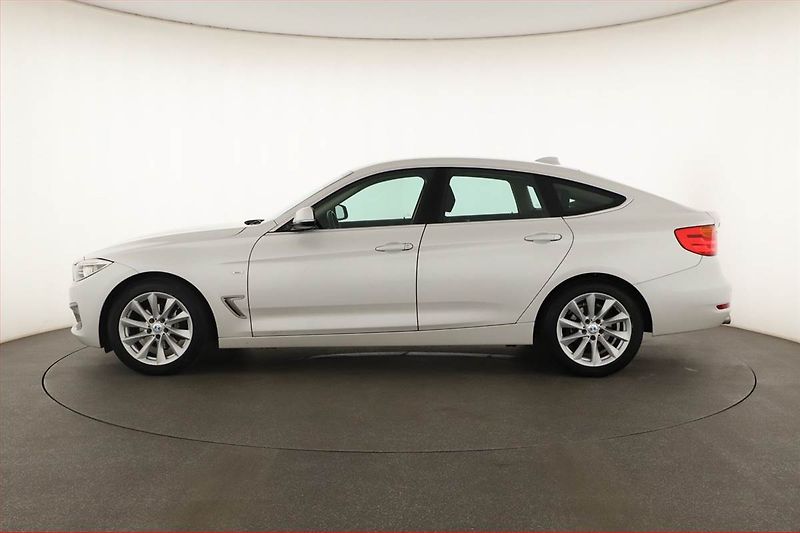 BMW Řada 3 (2014) Modern Line 320d xDrive GT - fotka 3 z 21