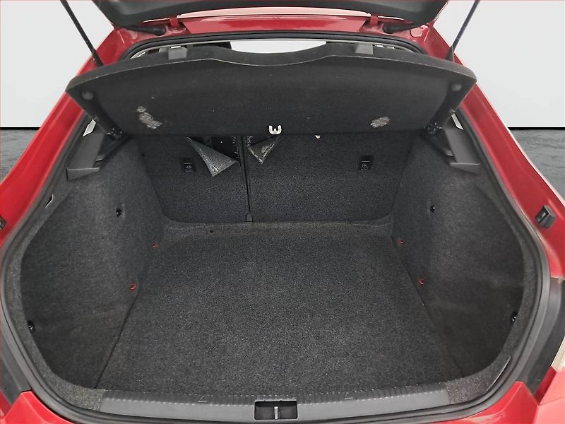 Škoda Octavia (2014) 1.6 TDI, Tempomat - fotka 13 z 16