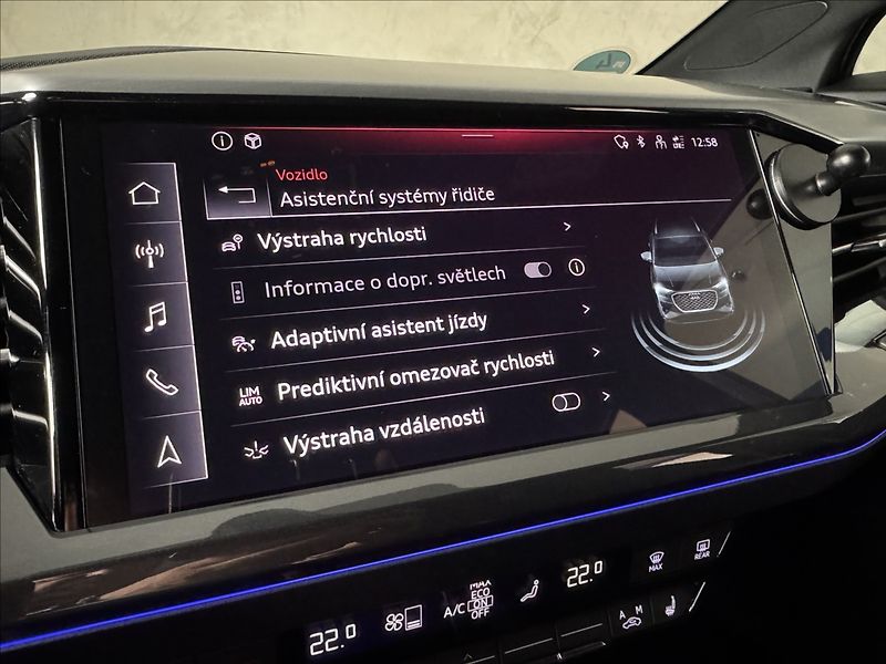 Audi Q4 e-tron 150kW S-Line LED Kamera - fotka 24 z 45