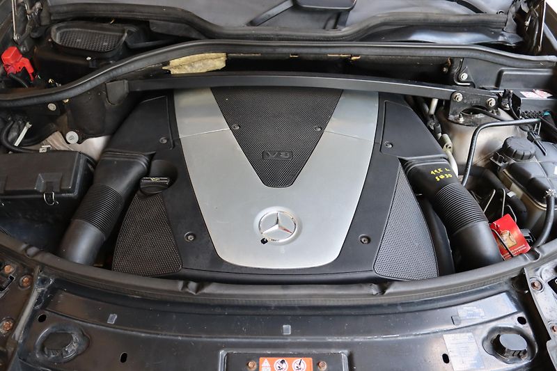 Mercedes-Benz GL 420CDI 4MATIC 225kW - fotka 46 z 48