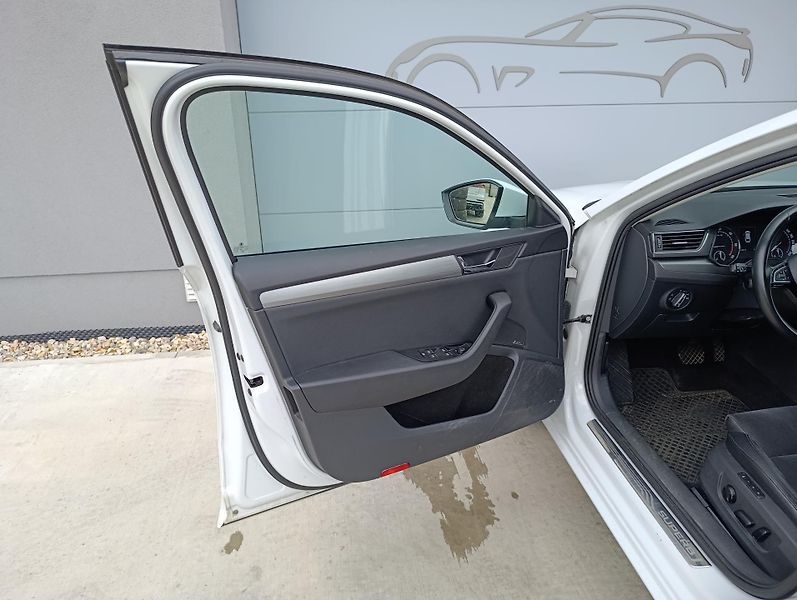 Škoda Superb 2.0TDI 140kW DSG 4X4 STYLE+  - fotka 28 z 34