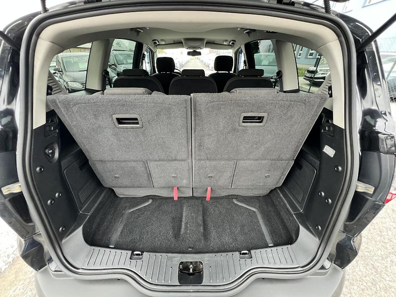 Ford S-MAX 2.0TDCi 7MÍST TAŽNÉ KLIMA ALU - fotka 28 z 46