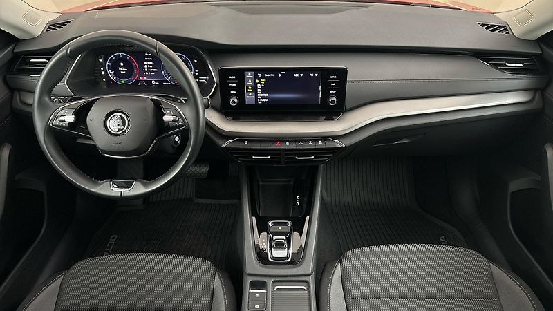 Škoda Octavia 2.0 TDI DSG Ambition - fotka 8 z 24