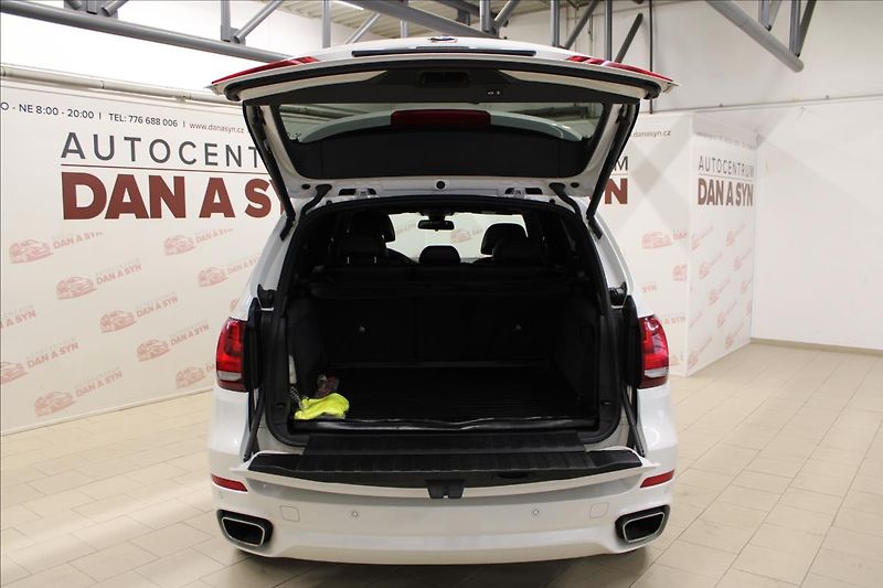 BMW X5 3,0 D 190kW M-paket DPH! - fotka 7 z 34