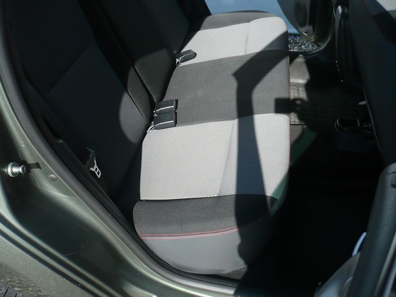 Dacia Duster 1.6i 77Kw 4x4 Klimatizace - fotka 24 z 26