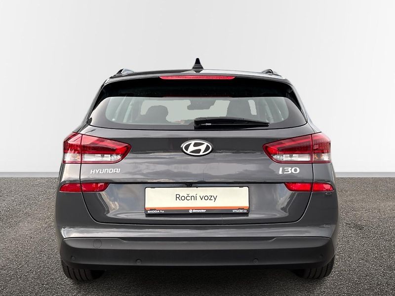 Hyundai i30 Smart DCT - fotka 17 z 23